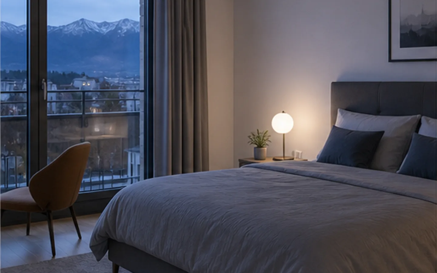 Leise Split-Klimaanlage in einem modernen Schlafzimmer in Österreich